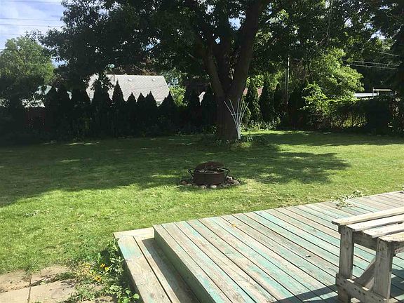 3rd image of 2528 Frances Ave