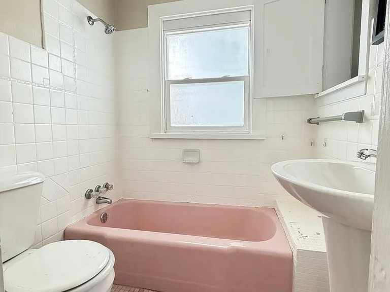 554 Camden Ave — Photo 10
