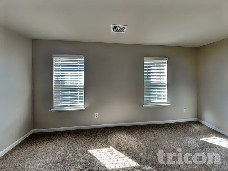 115 Spring Knoll Dr — Photo 9