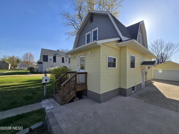10 9th St SE, Watertown, SD 57201