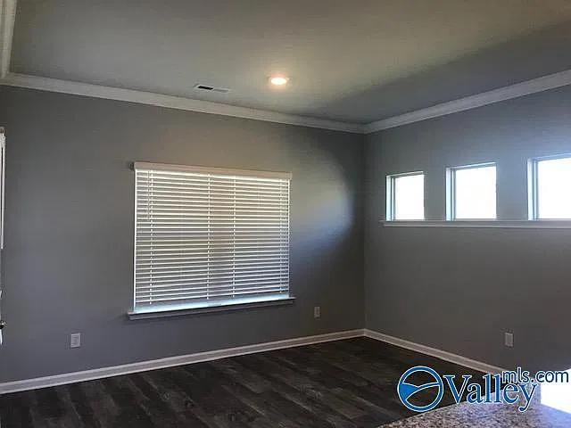 4 bed, 2.0 bath, 2137 sqft, $2,000 — Photo 4