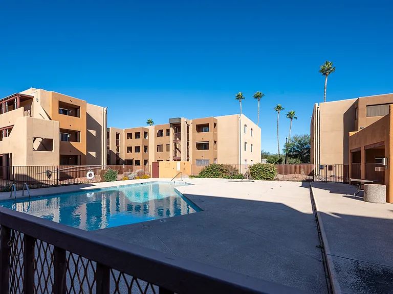 1810 E Blacklidge Dr #316 — Photo 9