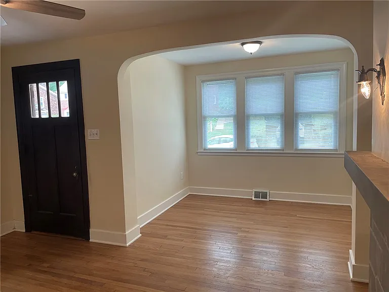 721 Center Ave — Photo 5