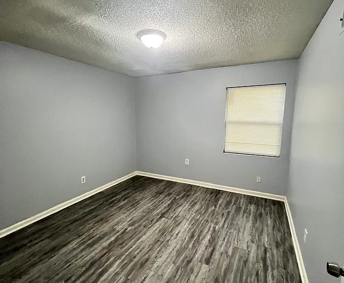 2901 Elbert Dr — Photo 6