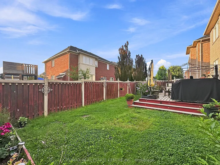 266 Fennamore Ter — Photo 26