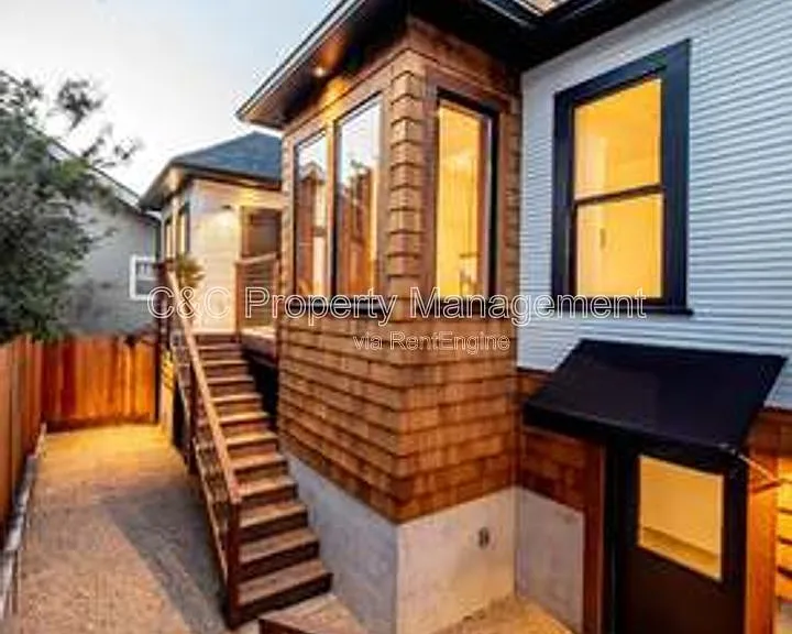 318 18th St #B — Photo 2