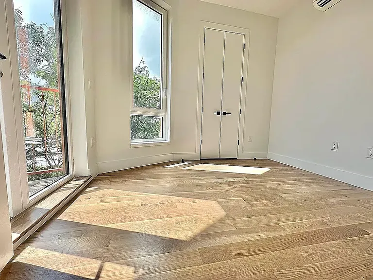 435 Meeker Ave #2A — Photo 2