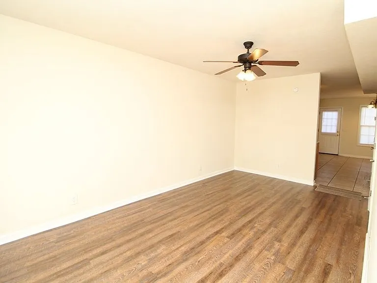 2300 Raleigh Ct #3 — Photo 7