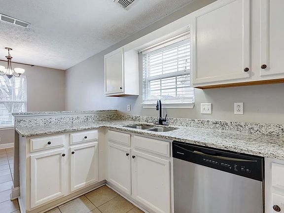 5th image of 3040 Wellington Pl
