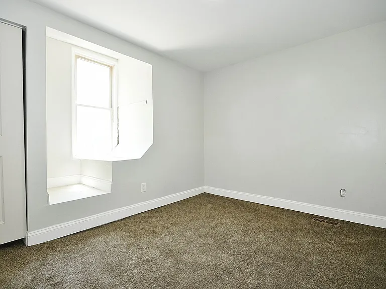 1103 Crosby St #1 — Photo 15