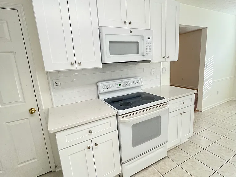 2131 Hutton Dr — Photo 3