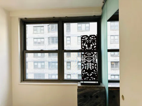 209 East 56th Street image 26 of 34