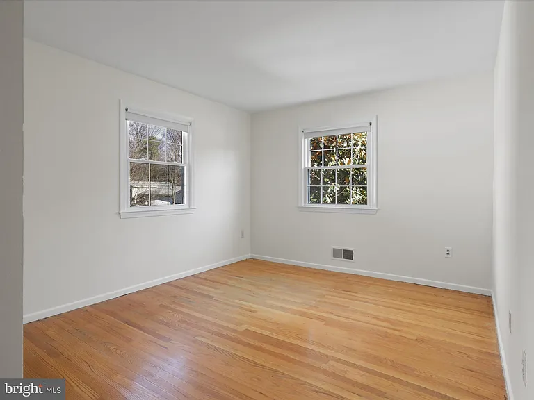 5200 Holden St — Photo 23