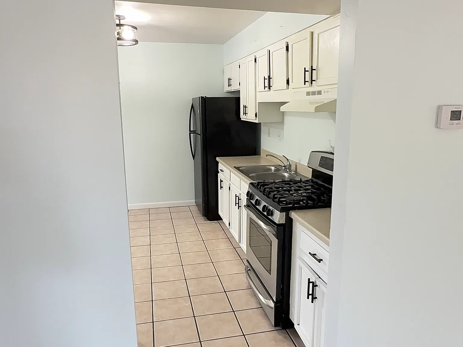2 bed, 900 sqft, $1,500 — Photo 2