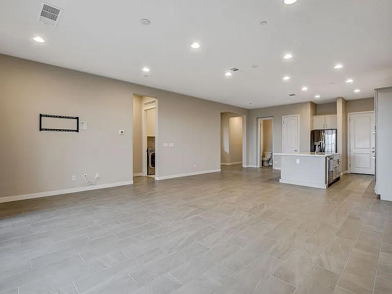 94 Nine Mile Creek Dr — Photo 7