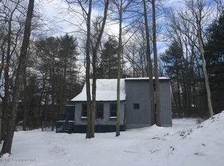 203 Lake Rd, Canadensis, PA 18325