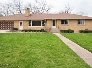 74 S Lake St, Grayslake, IL 60030
