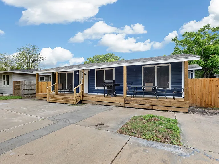 1230 Ray Dr #1-ID1532256P — Photo 11