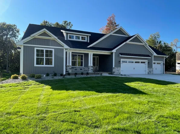 5392 Bradley Ct, Kalamazoo, MI 49009