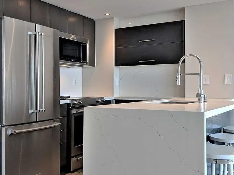 15 Fort York Blvd #1910 — Photo 5
