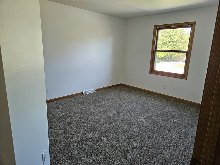 5310 Charles St — Photo 10