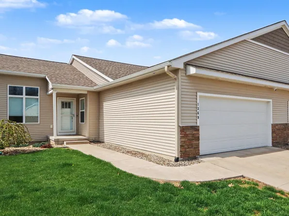 1369 S Village Cir, Kalamazoo, MI 49009