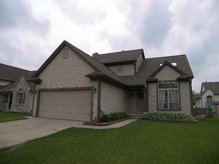 5694 High Ridge Dr photo 1