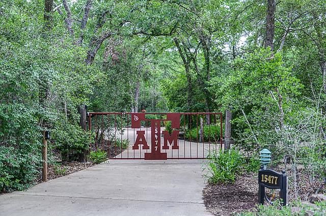 1st image of 15477 Post Oak Bnd