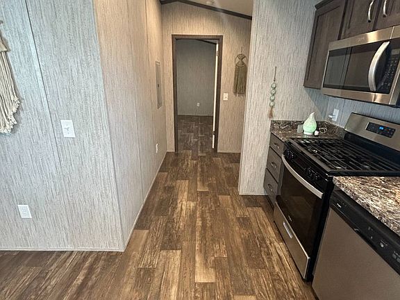 4th image of 320 Thompson Rd #J03