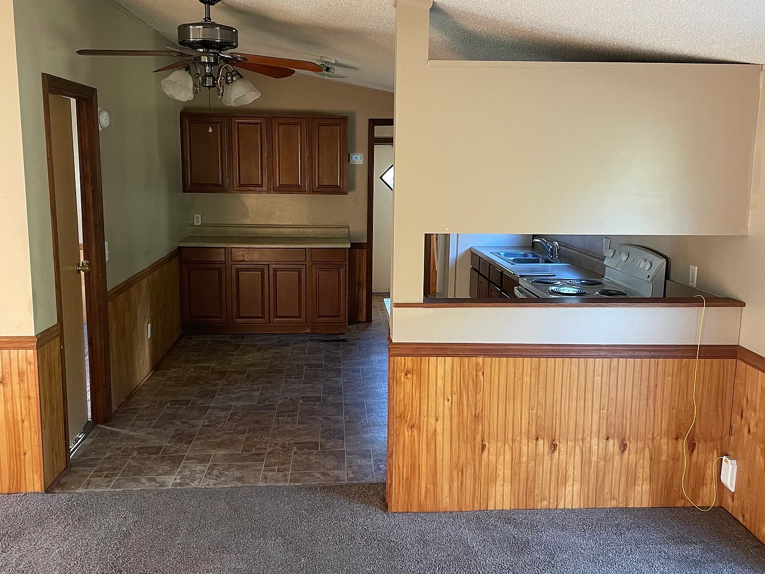 3 bed, 1400 sqft, $950 — Photo 4