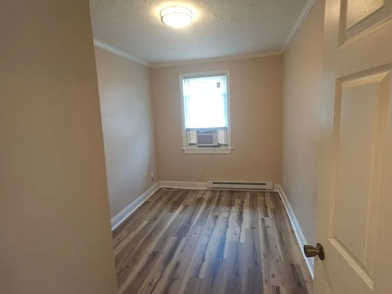 912 Forest St — Photo 10