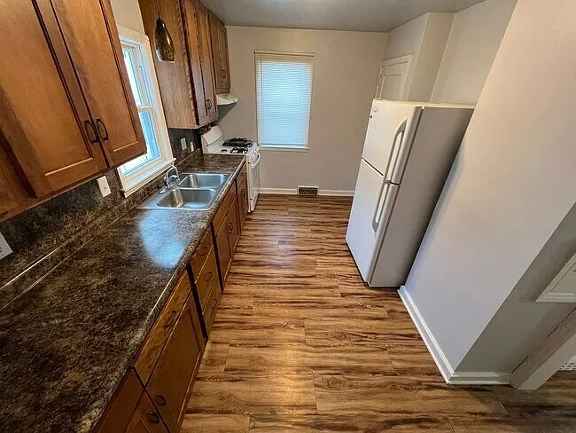 828 S 9th Ave — Photo 5