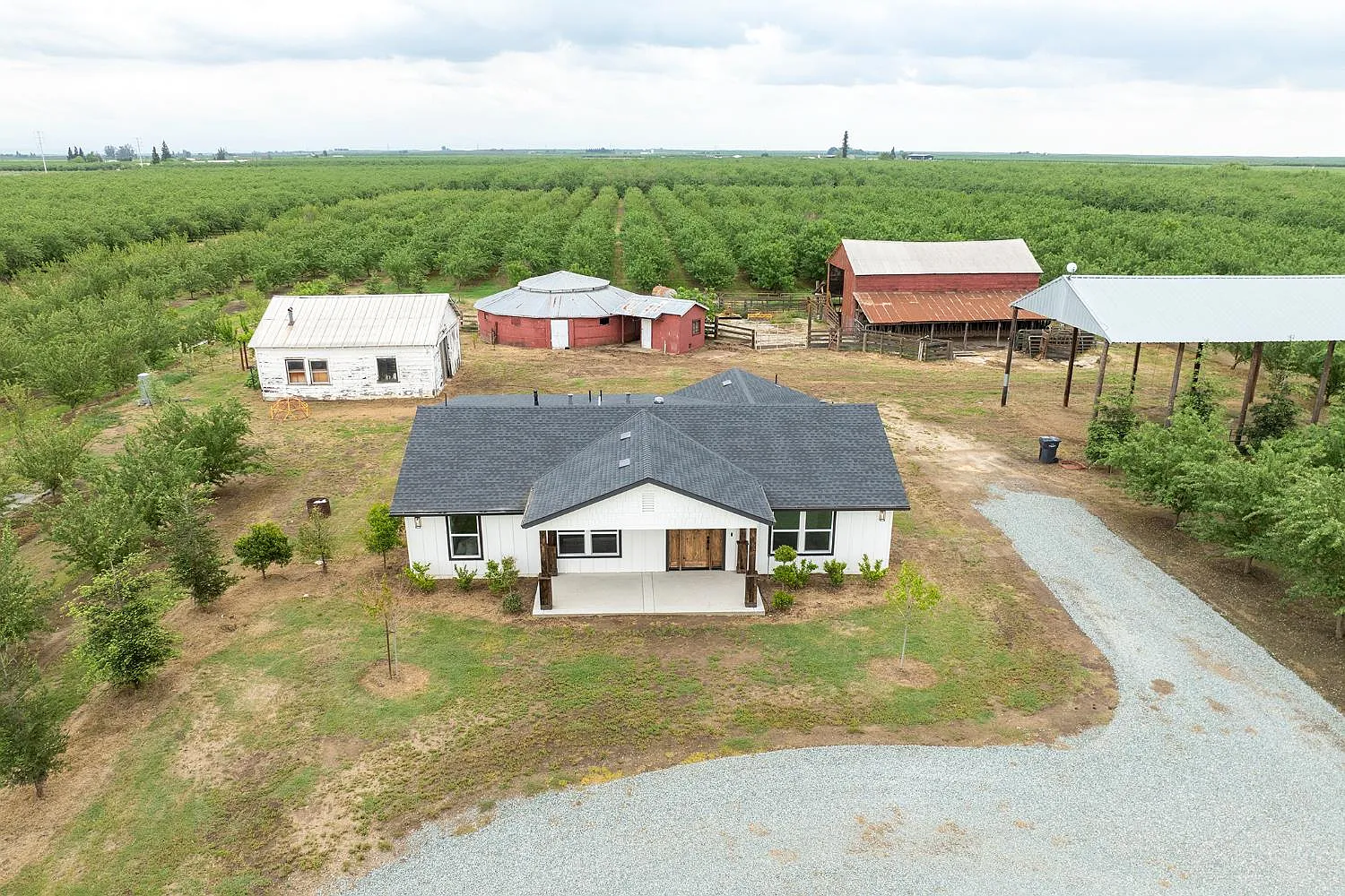 1342 Hickman Rd photo 1