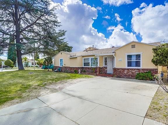 4th image of 14049 Charlemagne Ave