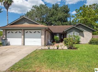 311 Queenswood Trl, Victoria, TX 77901