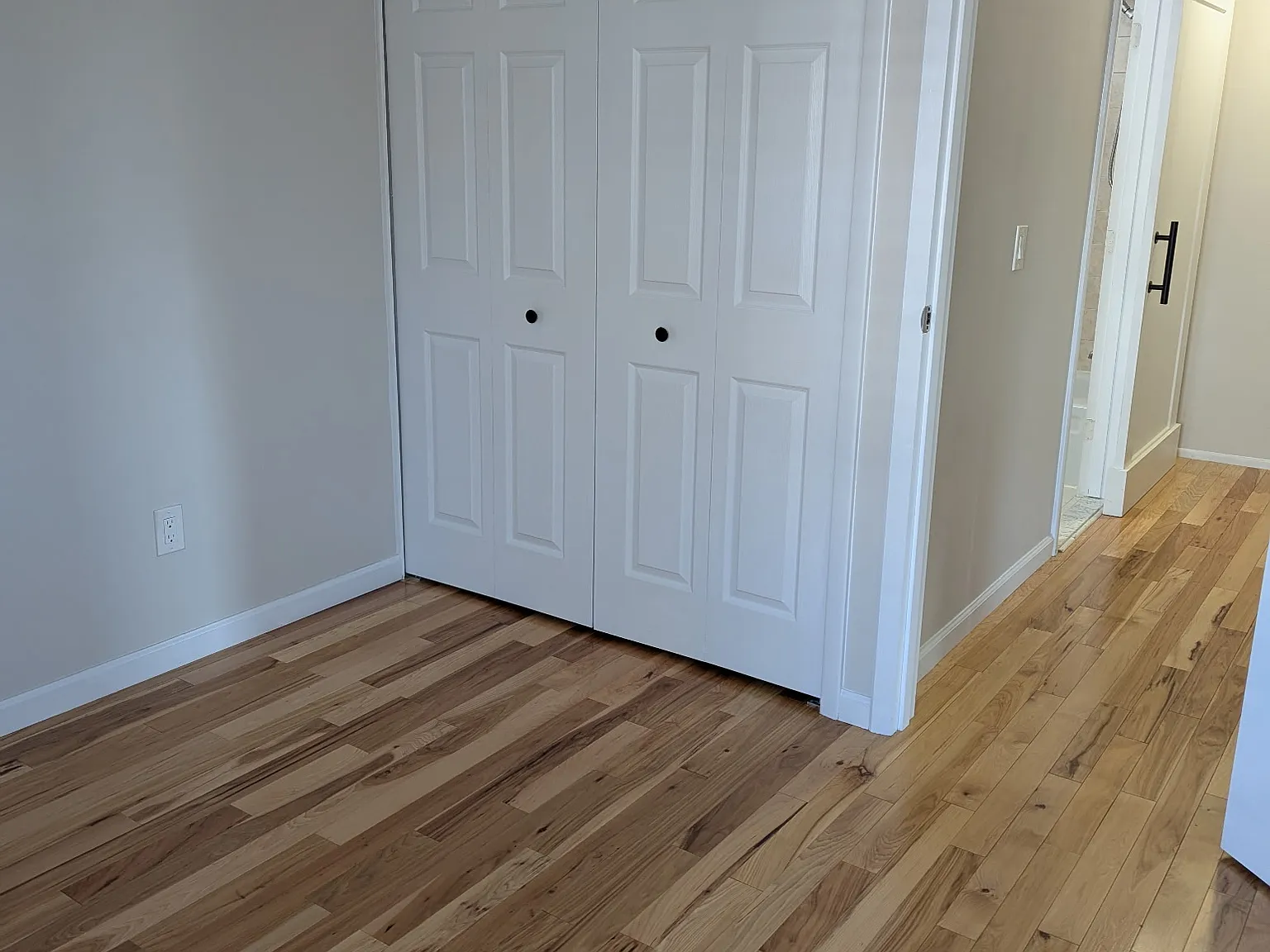 2 bed, 1.5 bath, 942 sqft, $1,750 — Photo 2