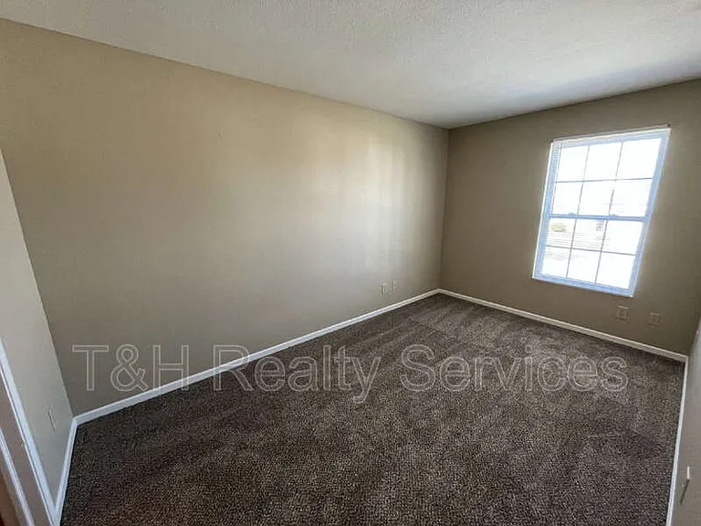 1422 Dowell St — Photo 10