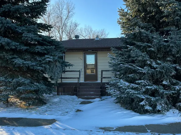 208 7th St S, New Salem, ND 58563