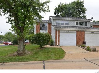 331 Quail Village Ct, Ballwin, MO 63021