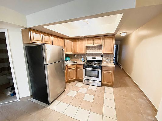 5th image of 20-39 49th St #1R