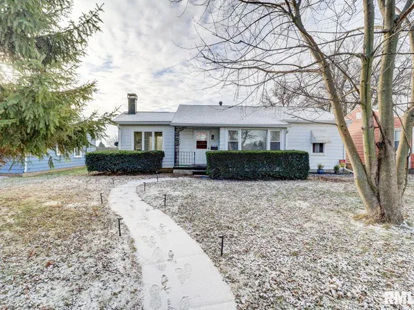 1527 Fairway Dr, Clinton, IA 52732