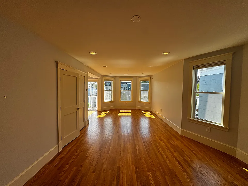 29 Cameron Ave #B