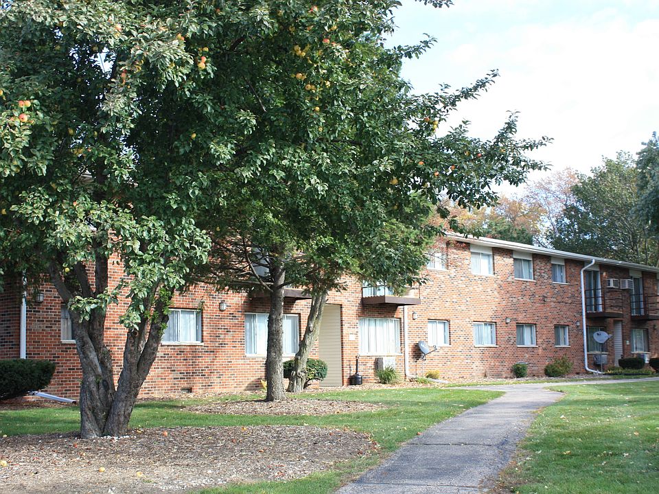 2nd image of 651 Schiller St APT 403