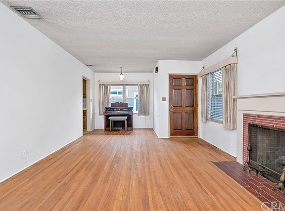 3rd image of 6320 Encinita Ave