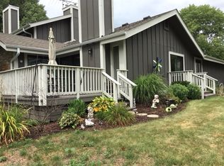 16 W Windsor Ct, Sugar Grove, IL 60554