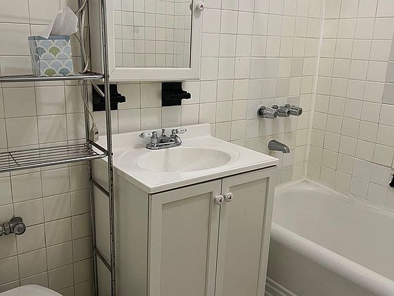 3rd image of 62 Bay 23rd St Floor 2
