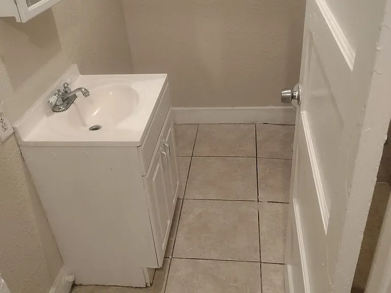 3635 Chestnut St — Photo 3