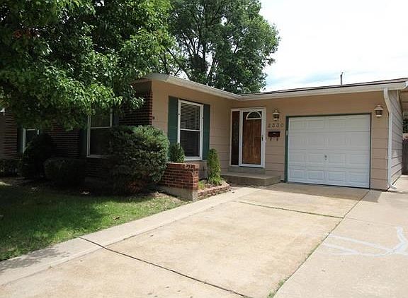 2nd image of 2330 Palm Dr