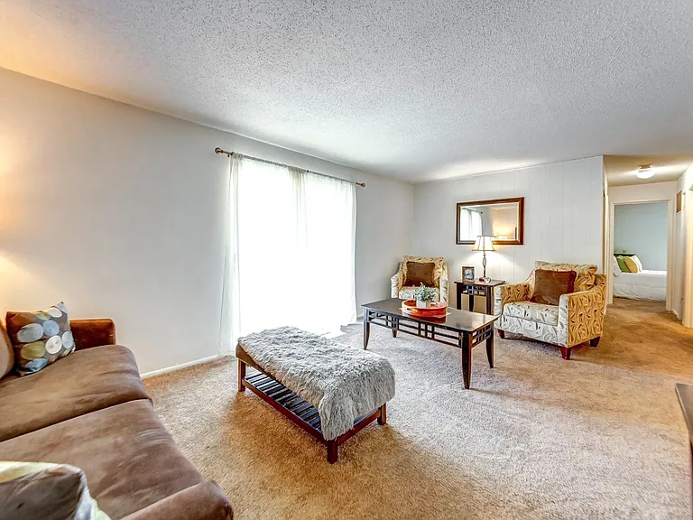 Whispering Lake Apartments — Photo 15