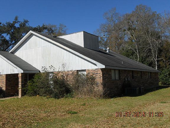 2nd image of 301 Lake Crescent Cir